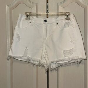 Aerie white shorts. Size small. Elastic band in the back for added stretch.